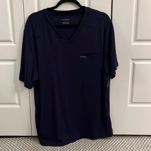 Jaanu mens evolve side zip scrub top large